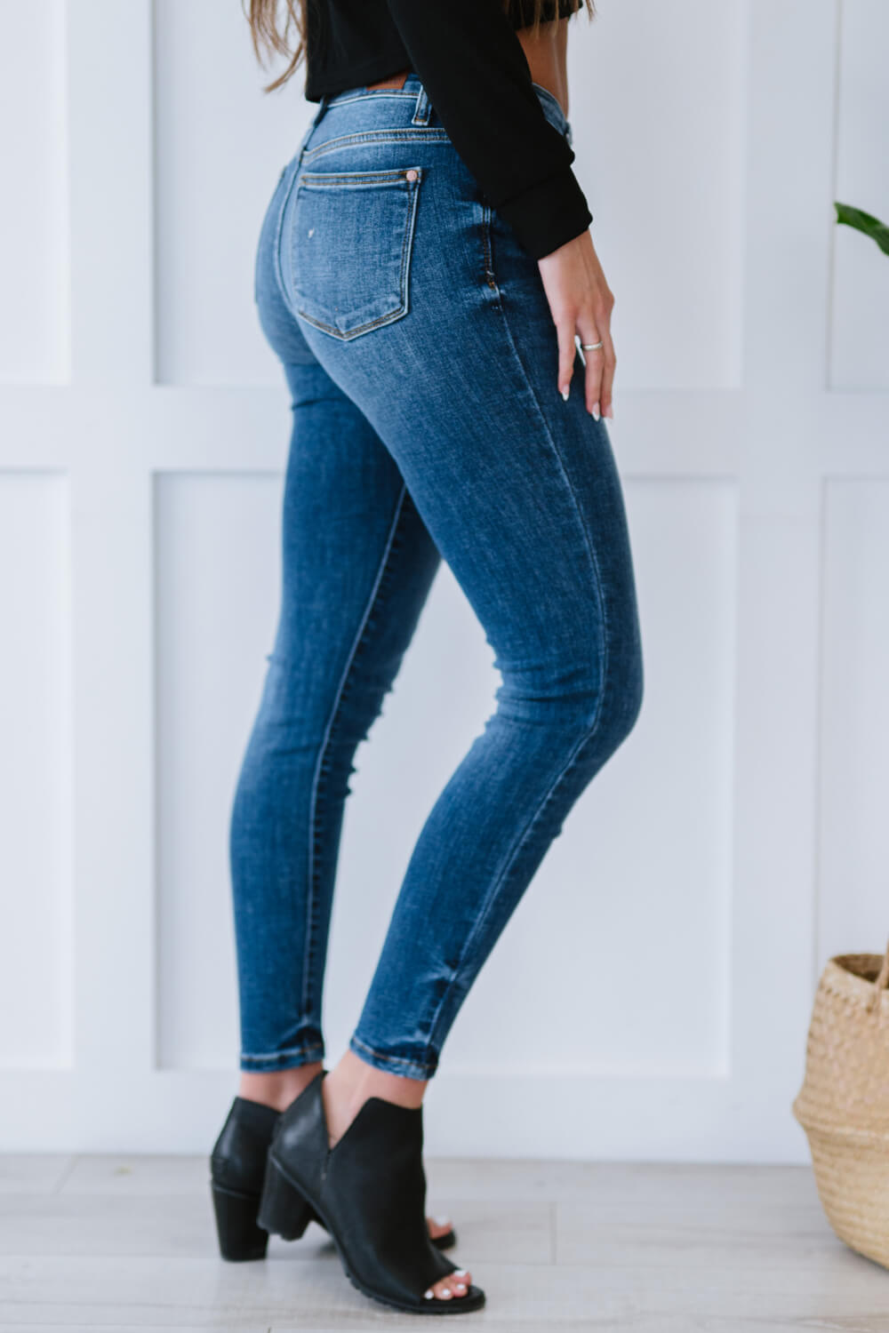 Judy Blue Lost in Translation Mid-Rise Skinny Jeans