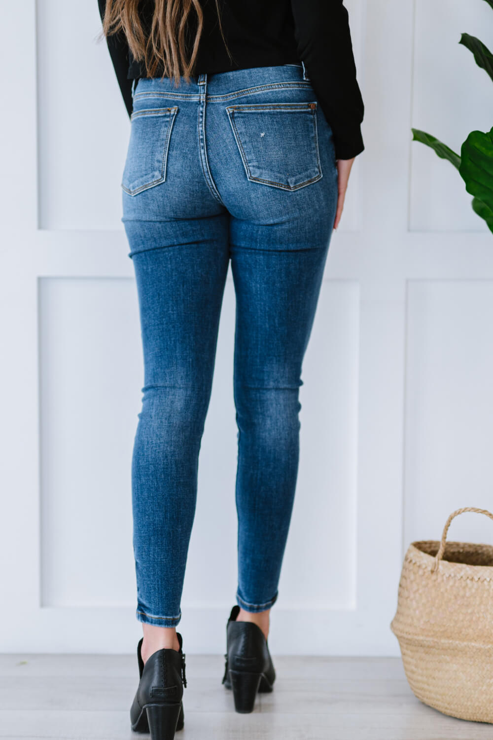 Judy Blue Lost in Translation Mid-Rise Skinny Jeans